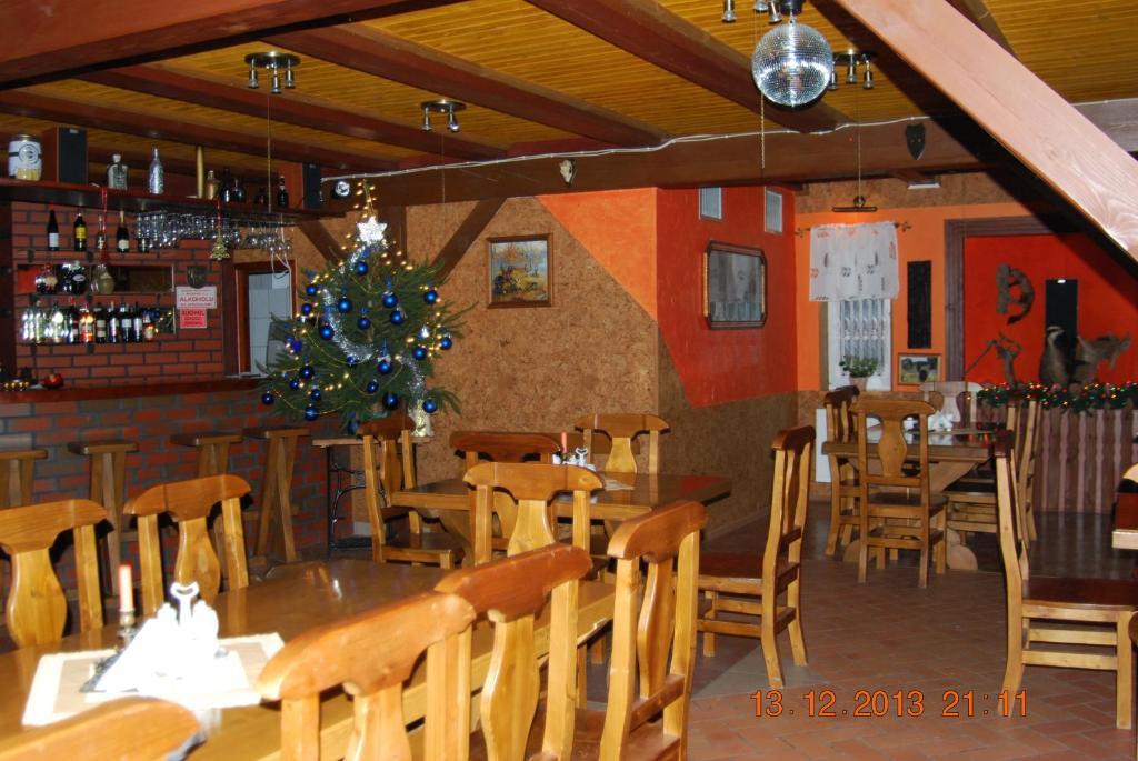 Zajazd I Restauracja "Mysliwskie Zacisze" Nikielkowo Exterior foto